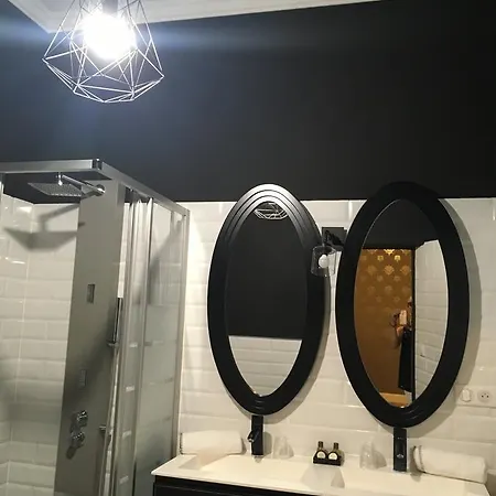 Les De Peyrat Bed & Breakfast 3*