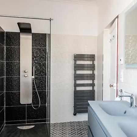 Les De Peyrat Bed & Breakfast 3*