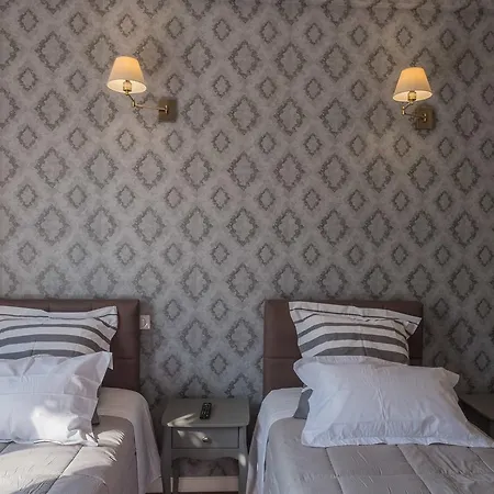 Les De Peyrat Bed & Breakfast